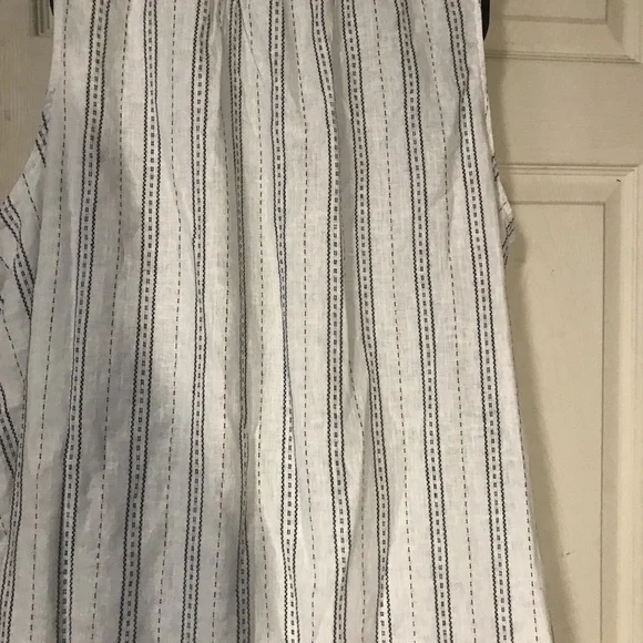 Plus size Ruffle Tank - Picture 5 of 11